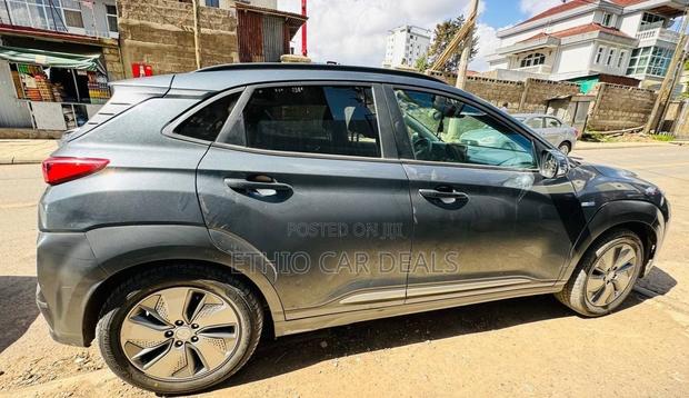 Hyundai Kona EV 2023 Gray