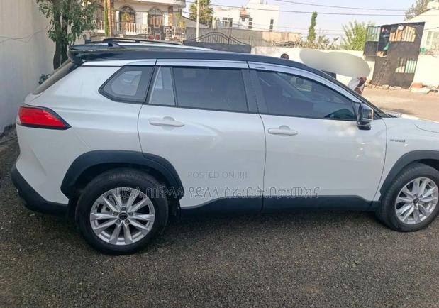 Toyota Corolla Cross Hybrid 2024 Ivory