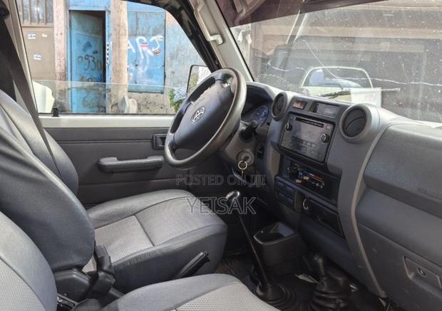 Toyota Land Cruiser 2018 White