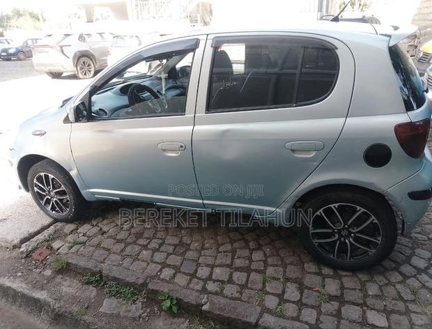 Toyota Vitz 1.0 FWD 3dr 2004 Blue