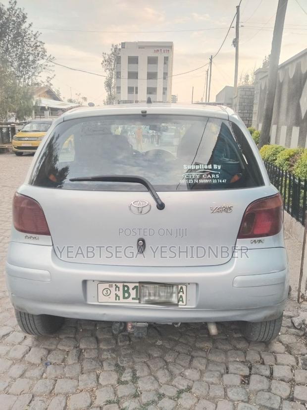 Toyota Vitz 2004 Blue