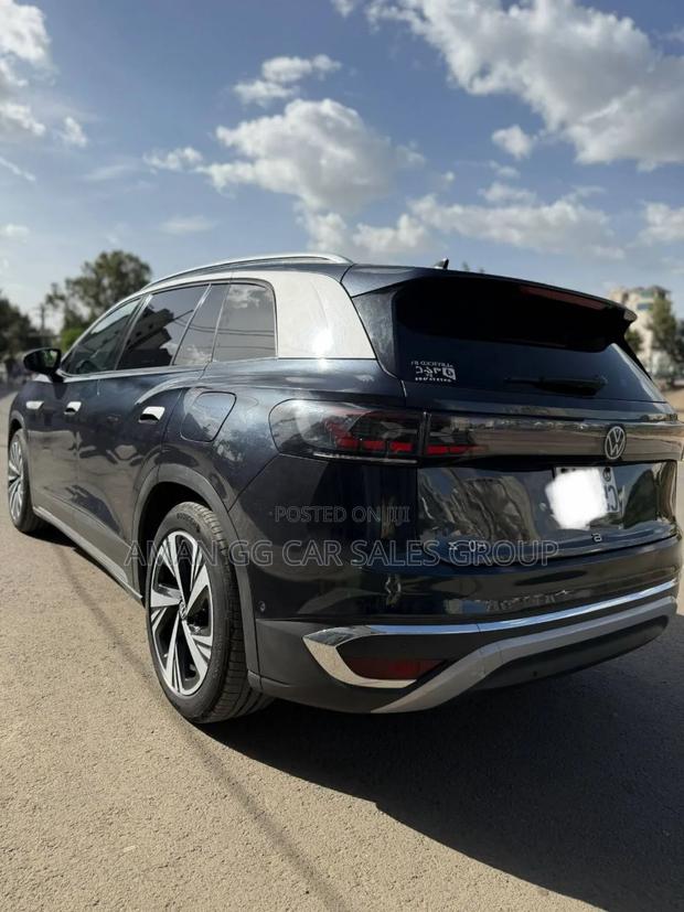 Volkswagen ID.6 2022 Blue