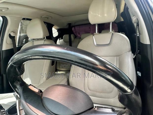 Hyundai Tucson 2021 Brown