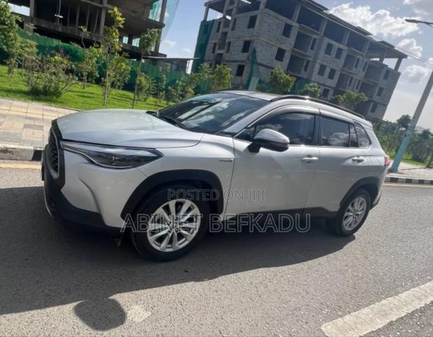 Toyota Corolla Cross Hybrid 2023 White
