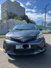Toyota Yaris 2013 Gray for sale