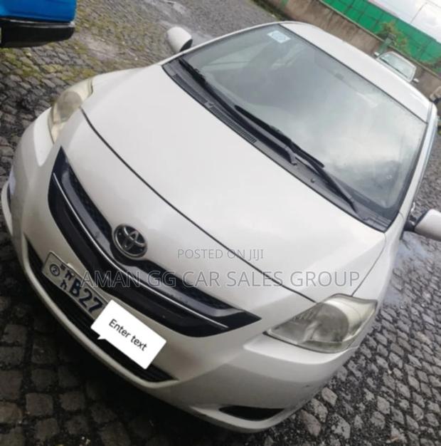 Toyota Yaris 2010 White