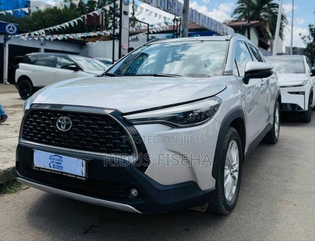 Toyota Corolla Cross Hybrid S AWD 2023 Silver