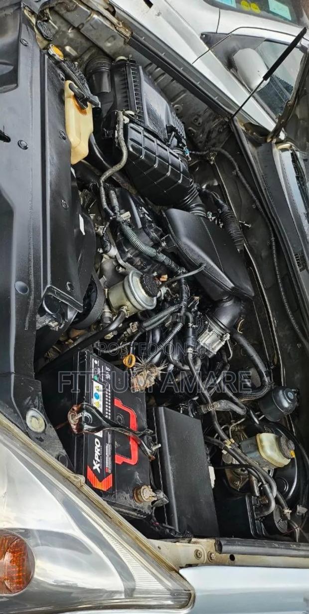 Toyota Land Cruiser 2004 Silver