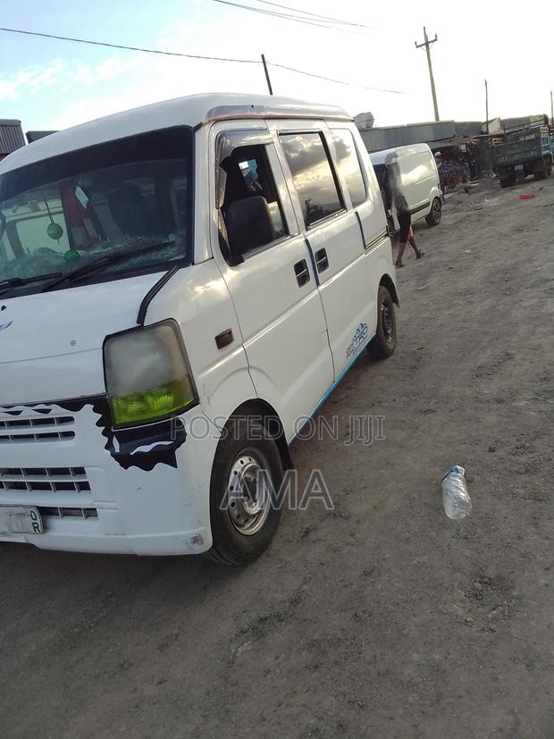 Suzuki Every Wagon 2012 White