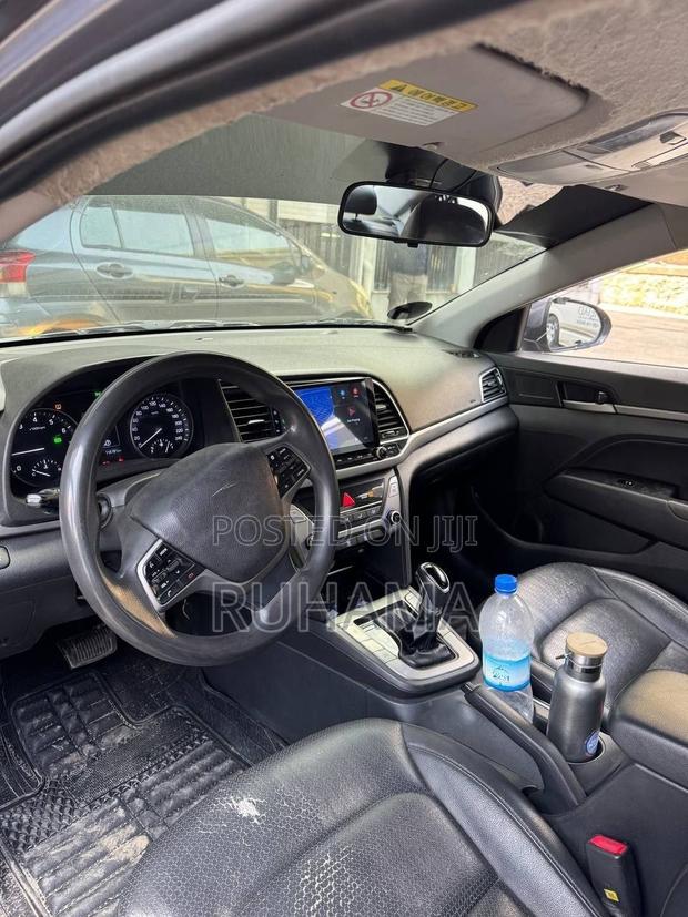 Hyundai Avante 2016 Blue