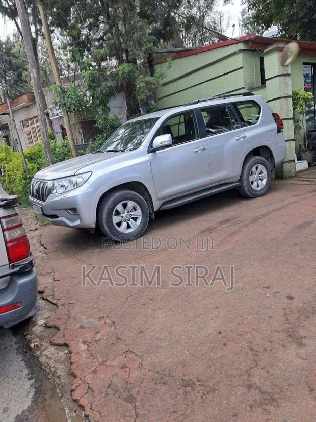 Toyota Land Cruiser Prado 2.8 2021 Silver