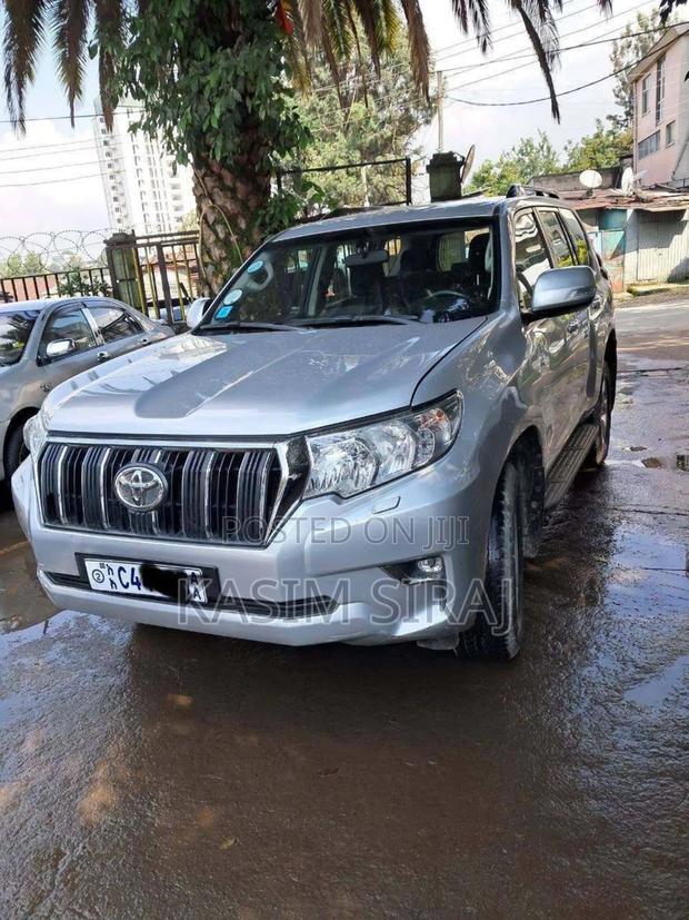 Toyota Land Cruiser Prado 2.8 2021 Silver