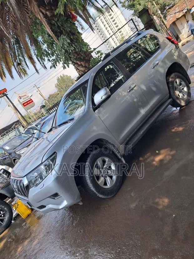 Toyota Land Cruiser Prado 2.8 2021 Silver