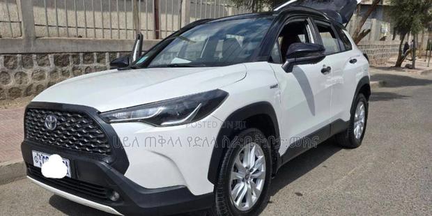 Toyota Corolla Cross Hybrid 2024 Off white