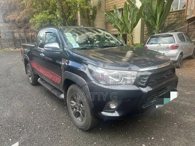 Toyota Hilux 2017 Black