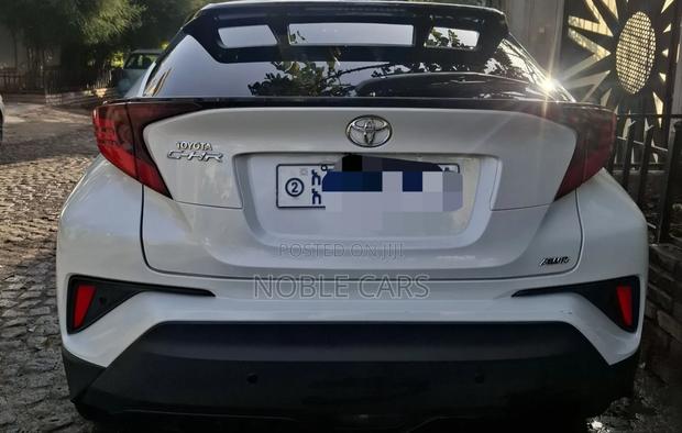 Toyota C-HR 2021 Ivory