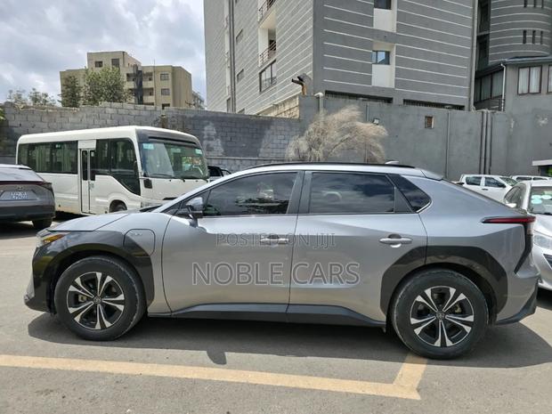 Toyota bZ4X 2024 Gray