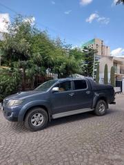 Toyota Hilux SR 4x4 2013 Gray for sale