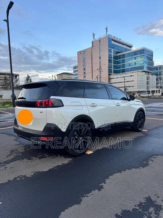 Peugeot 5008 2022