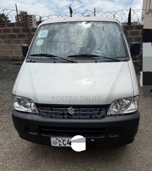 Suzuki Eeco 2023 Silver