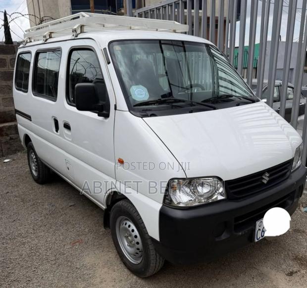 Suzuki Eeco 2024 White