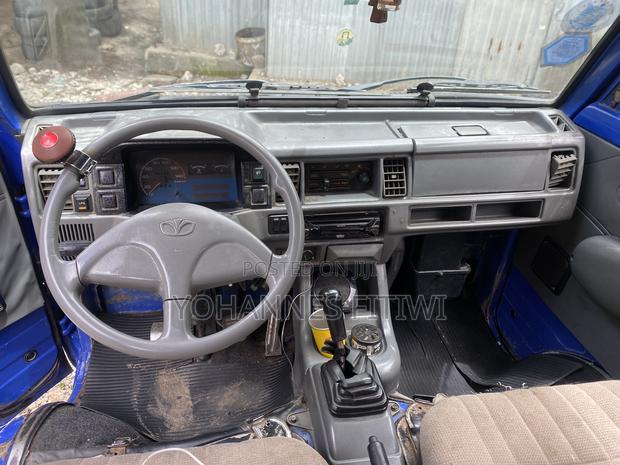 Car 2004 Blue