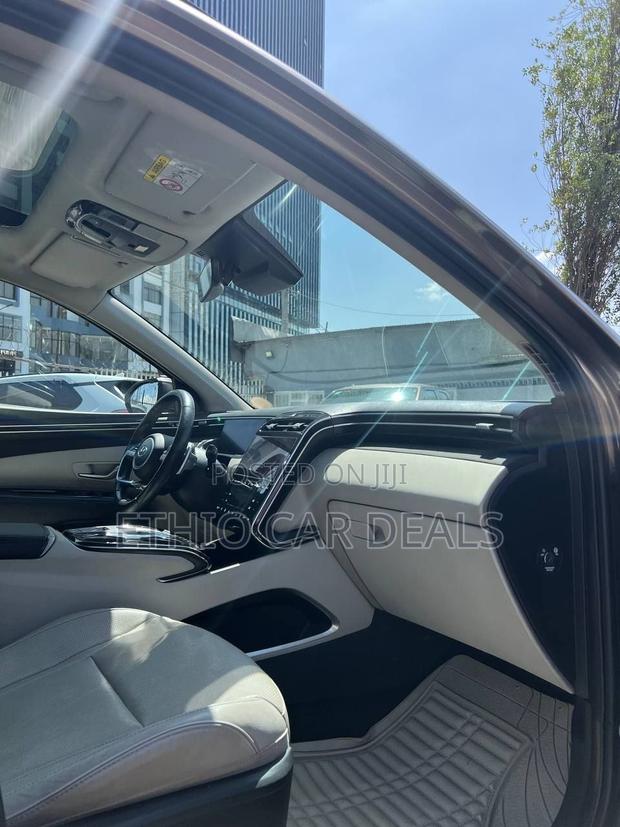 Hyundai Tucson 2021 Brown