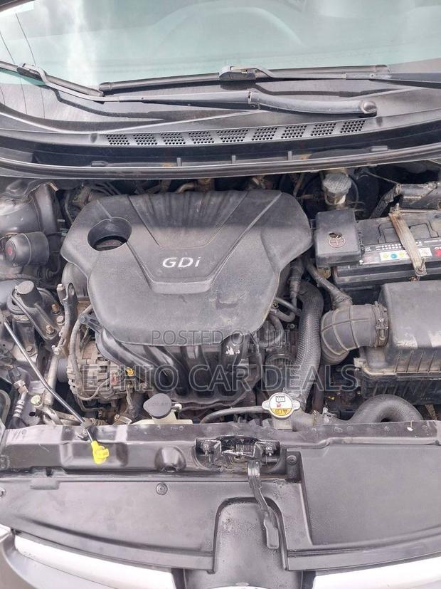 Hyundai Avante 2011 Gray
