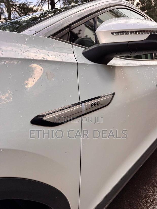 Volkswagen ID.6 2023 White