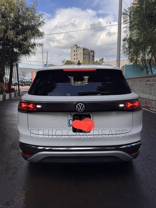 Volkswagen ID.6 2023 White