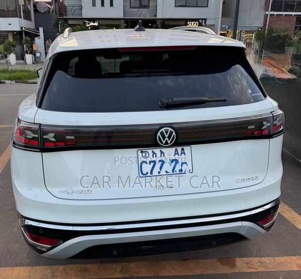 Volkswagen ID.6 2024 White