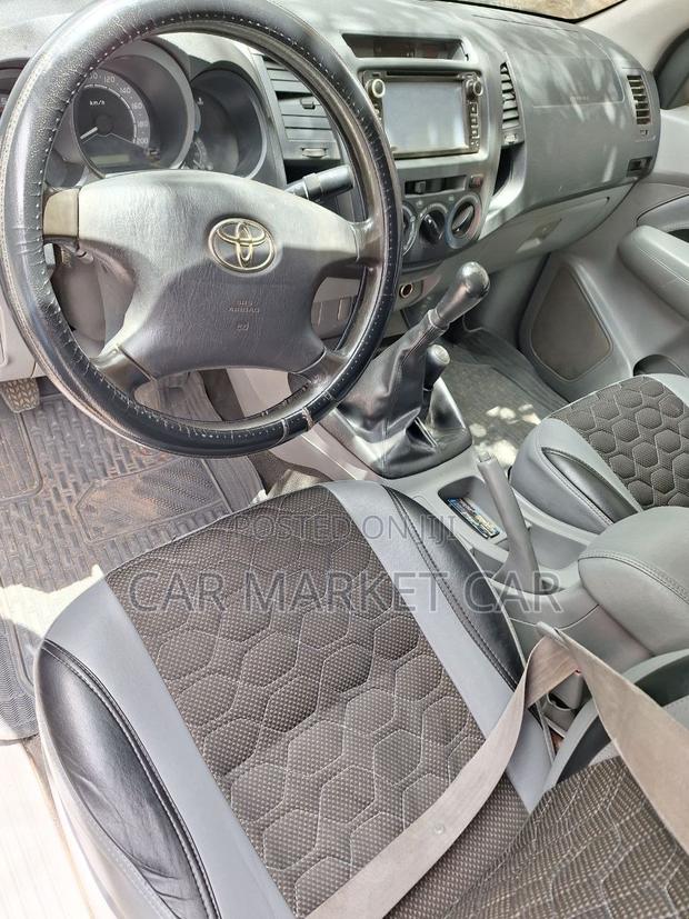 Toyota Hilux 2.5 D-4D SRX 2009 Gray