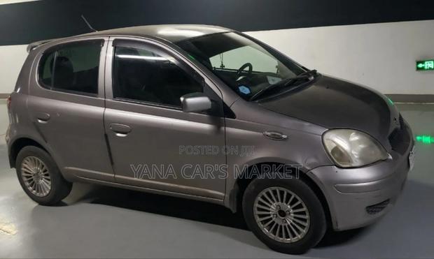 Toyota Vitz 2004 Gray