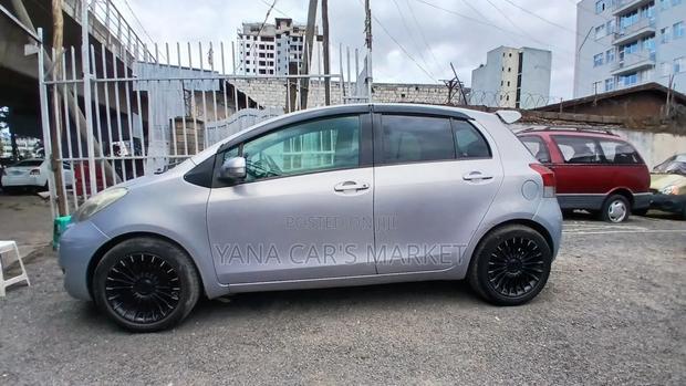 Toyota Yaris 2010 Gray
