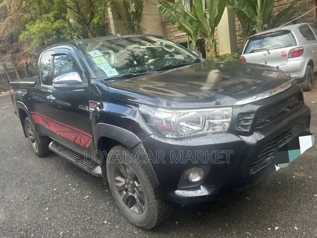 Toyota Hilux 2017 Black
