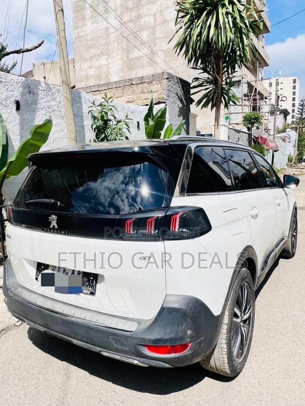 Peugeot 5008 2022 White