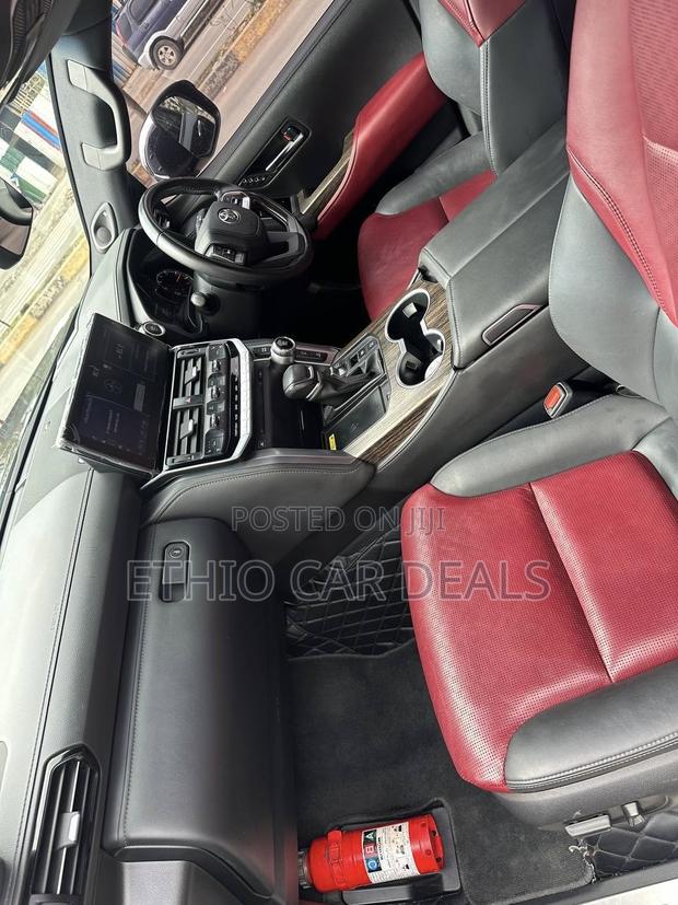 Toyota Land Cruiser 2023 Black