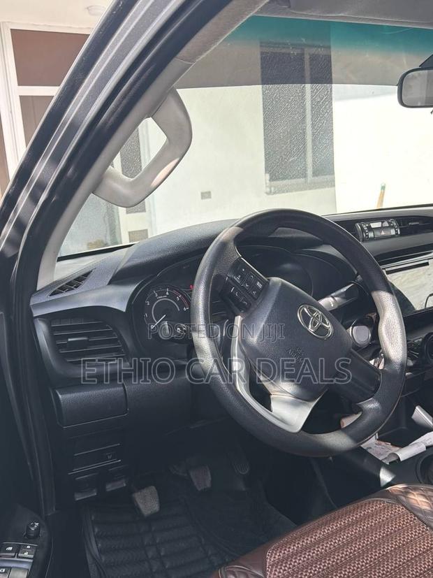 Toyota Hilux Revo Double Cab Deisel 2.4 AWD 2021 Black