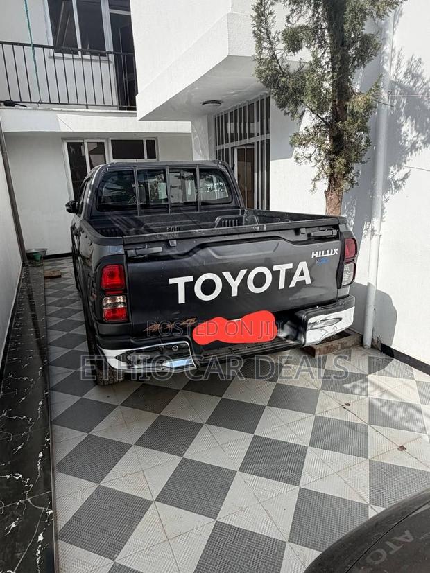 Toyota Hilux Revo Double Cab Deisel 2.4 AWD 2021 Black