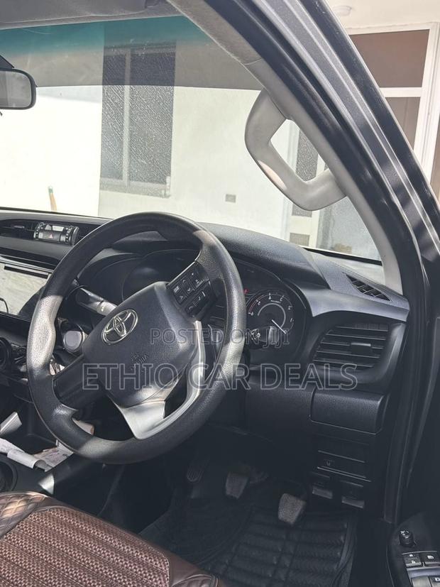 Toyota Hilux Revo Double Cab Deisel 2.4 AWD 2021 Black