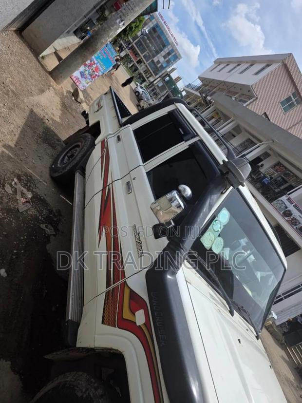 Toyota Land Cruiser 4.0 V6 GXR 2019 White