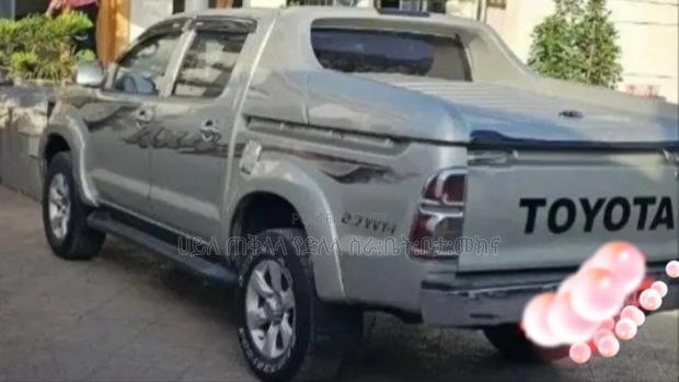 Toyota Hilux 2010 Teal