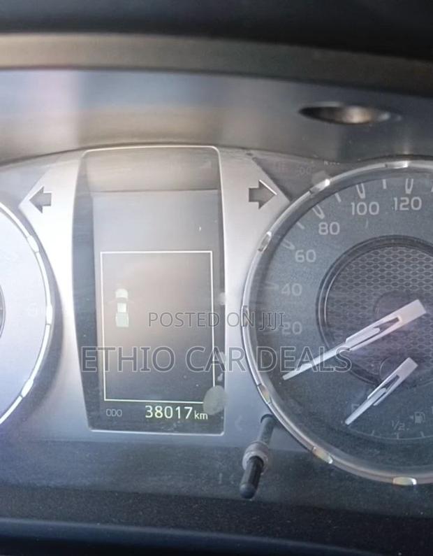 Toyota Hilux 2021 Beige