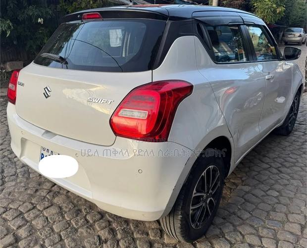 Suzuki Swift 2021 Off white