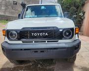 Toyota Land Cruiser 2019 Off white for sale