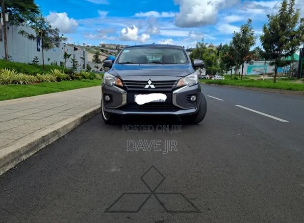 Mitsubishi Attrage 2021 Silver