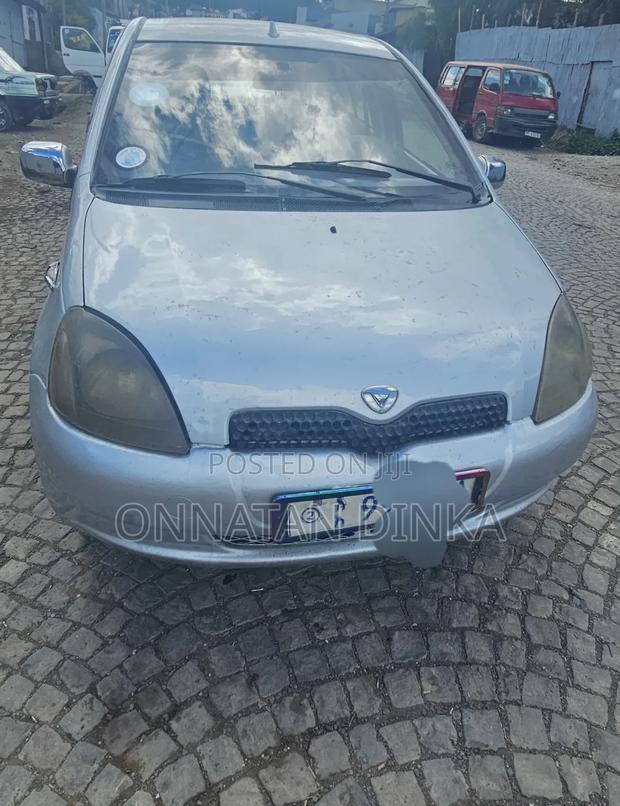 Toyota Vitz 1.0 FWD 3dr 2000 Silver