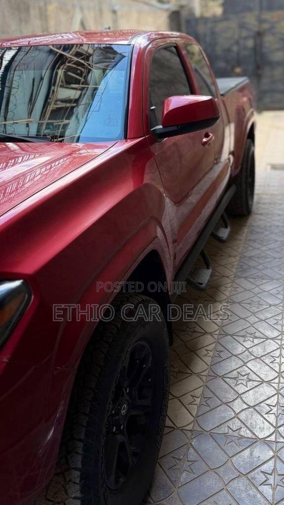 Toyota Tacoma 2018 Red