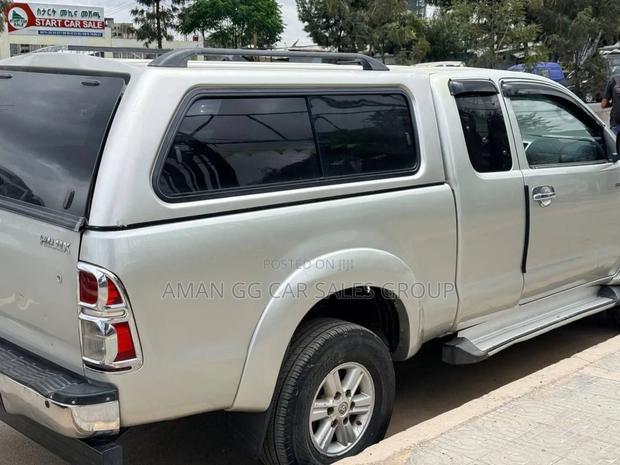 Toyota Hilux 2014 Silver