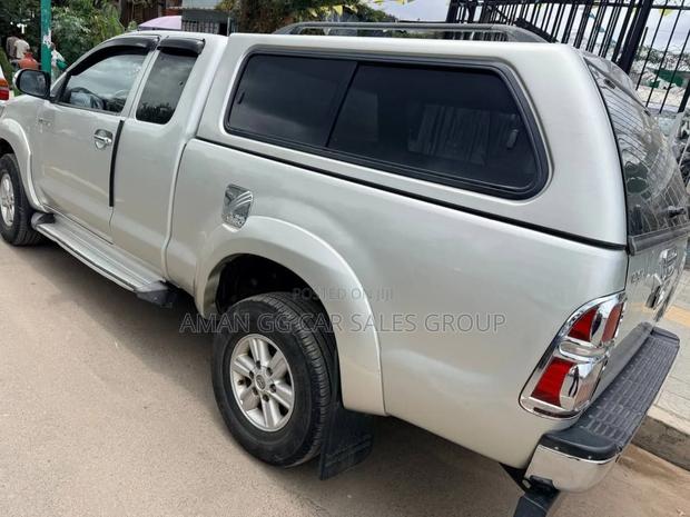 Toyota Hilux 2014 Silver